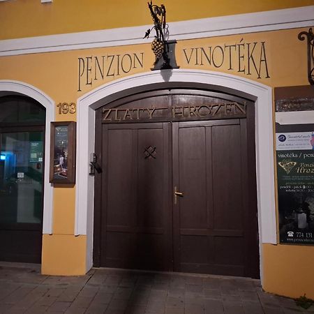 Penzion A Vinoteka Hrozen Kroměříž المظهر الخارجي الصورة
