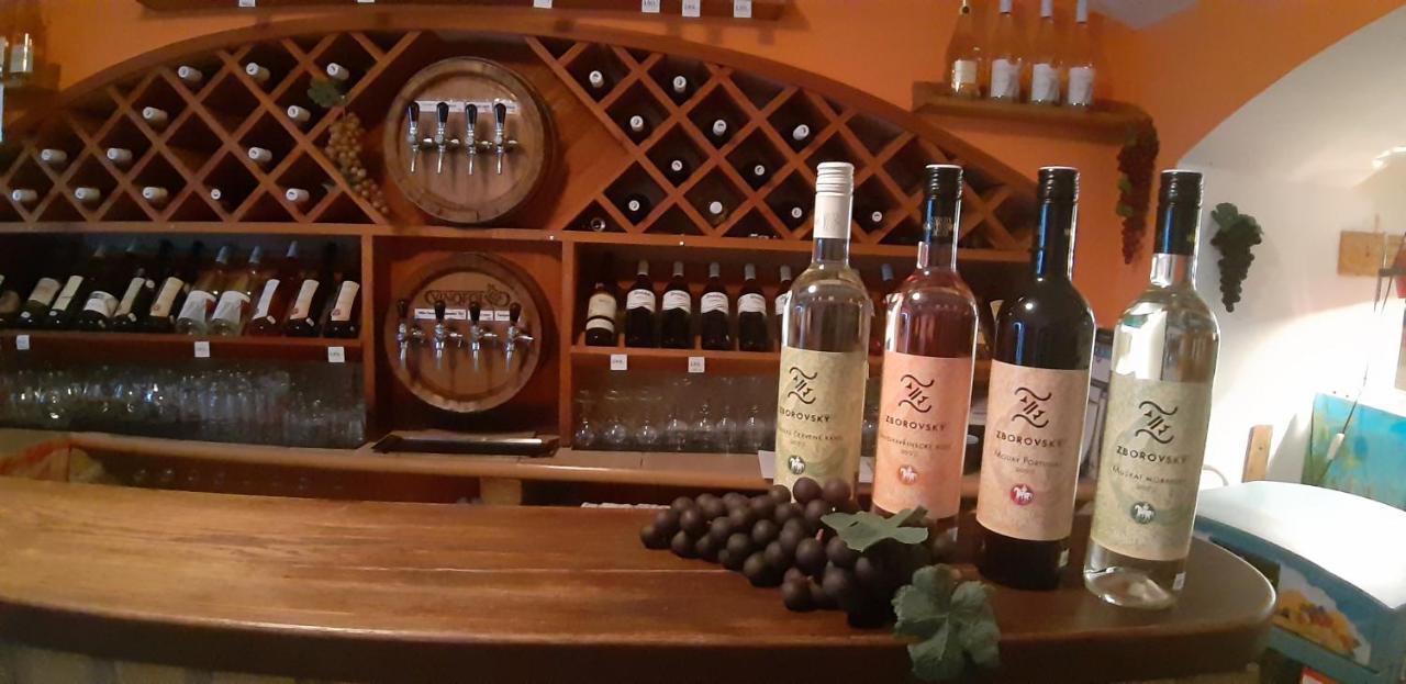 Penzion A Vinoteka Hrozen Kroměříž المظهر الخارجي الصورة