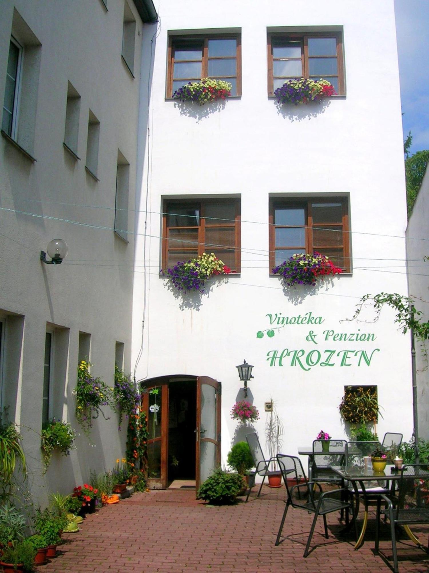 Penzion A Vinoteka Hrozen Kroměříž المظهر الخارجي الصورة